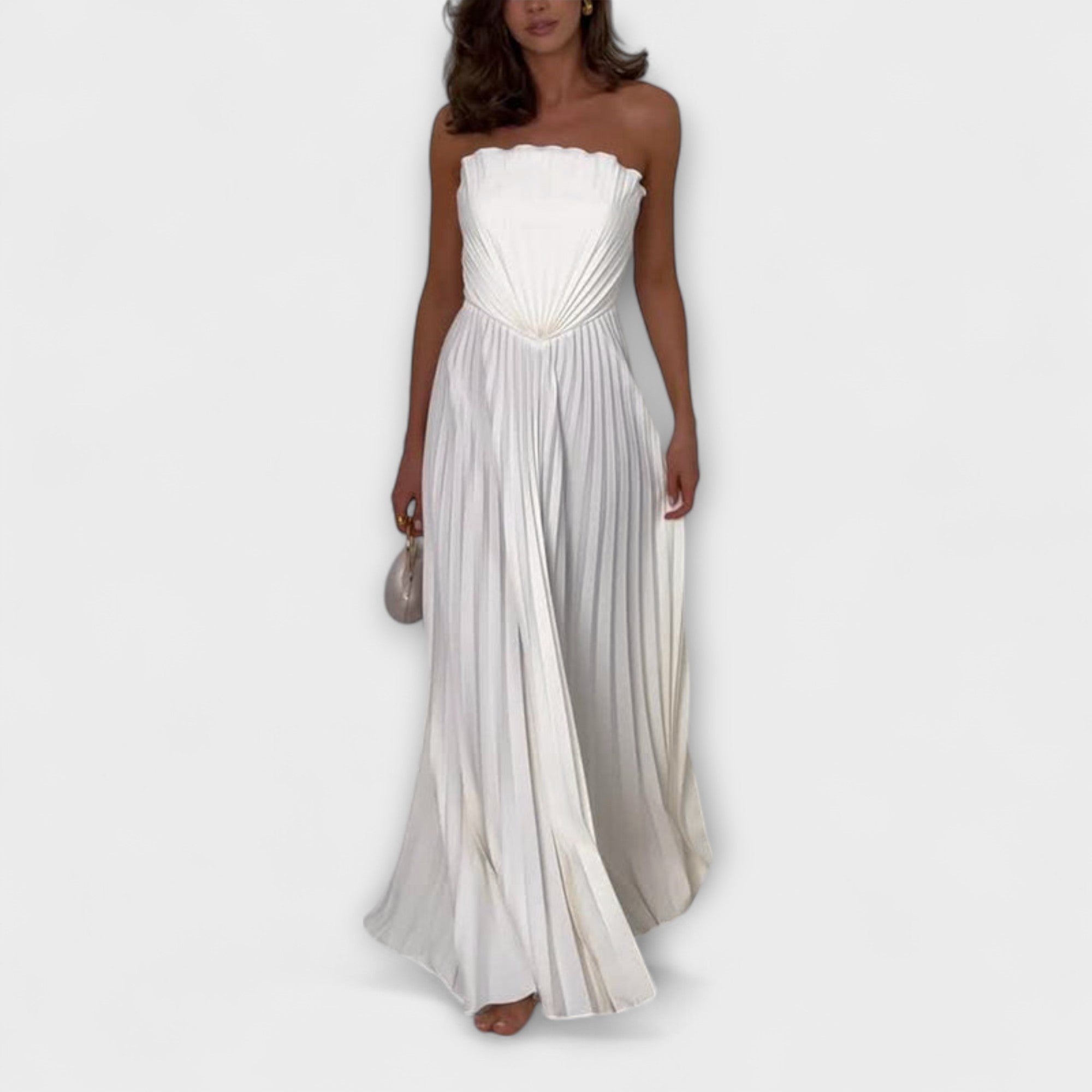 Weißes Maxi-Faltenkleid ärmellos mit gerafftem Brustbereich und fließendem Rock