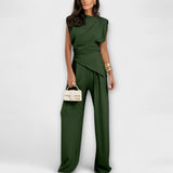 Grünes asymmetrisches 2-Teile-Set mit drapiertem Schulterbereich und weiter Hose
