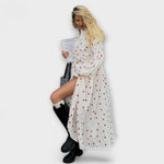 Weißes Herzprint-Kleid mit langen Puffärmeln und gerafftem Ausschnitt