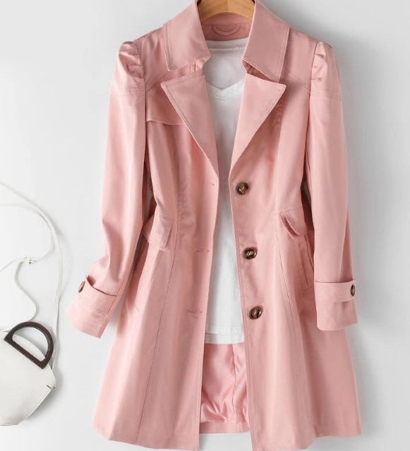 Rosafarbener Windbreaker mit Reverskragen, Knopfleiste und Pattentaschen