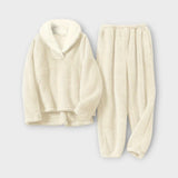 Cremefarbenes Flanell-Set: Kapuzenoberteil mit Plüschkragen und Jogginghose
