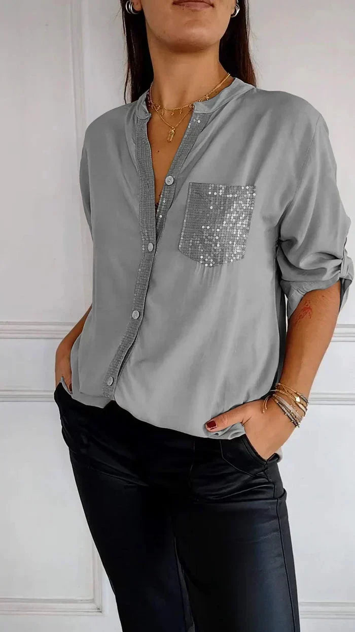 Hellgraues Damen-V-Ausschnitt-Shirt mit Knopfleiste und Pailletten-Brusttasche