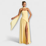 Gelbes Maxikleid mit asymmetrischem Überwurf und seitlichem Beinschlitz