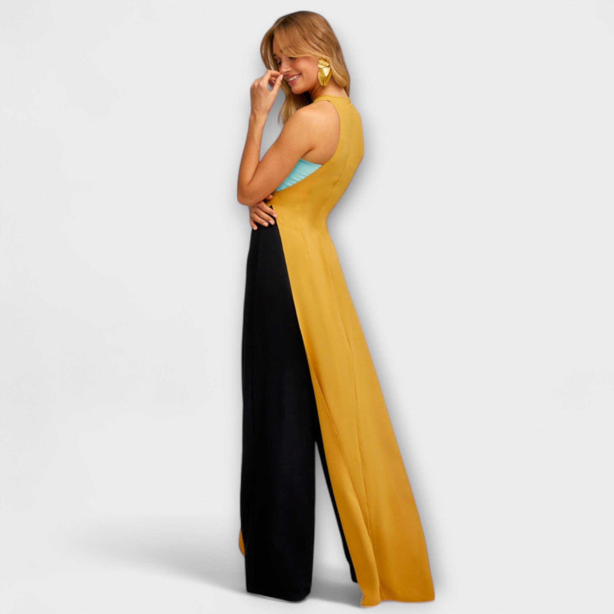 Ärmelloser Jumpsuit mit langem Bein, gelb-schwarz und türkisfarbenem Cut-out
