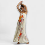 Maxikleid mit Sweetheart-Ausschnitt und orange Blumenprint auf hellem, gestreiftem Stoff