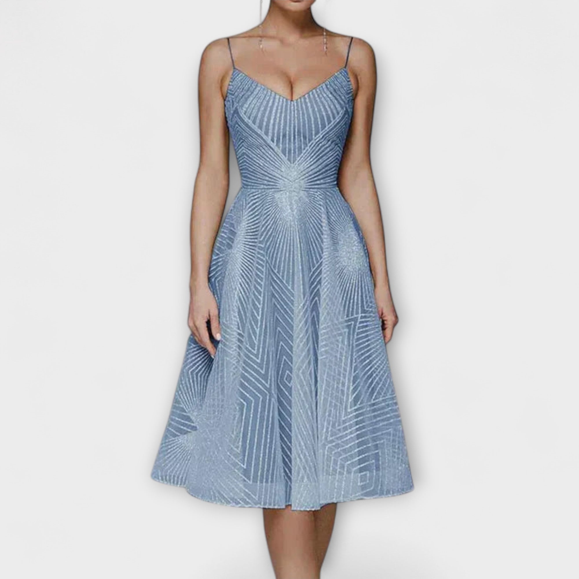 Blaues Midikleid mit Trägern, V-Ausschnitt und Stickereimuster mit Sonnenstrahlen