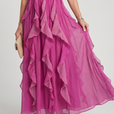 Pinkes Maxikleid mit hohen Hals, geraffter Taille und mehrlagigen Rüschenschichten