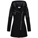 Winterjacke in Schwarz mit Kapuze, Reißverschluss und gesteppten Ärmeln