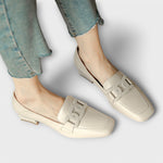 Beige Slipper mit flachem Blockabsatz und Zierschlaufe vorne