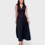 Einreihiges Midi-Kleid mit Bindegürtel, dunkelblau, ärmellos und Knopfleiste