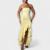 Schulterfreies Maxikleid in Hellgelb mit asymmetrisch drapiertem Rüschen-Saum