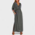 Retro-Maxikleid in Dunkelgrau mit V-Ausschnitt, geraffter Taille und Seitenschlitz