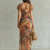 Mehrfarbiges Midi-Kleid mit Rüschenärmeln und Bein-Schlitz