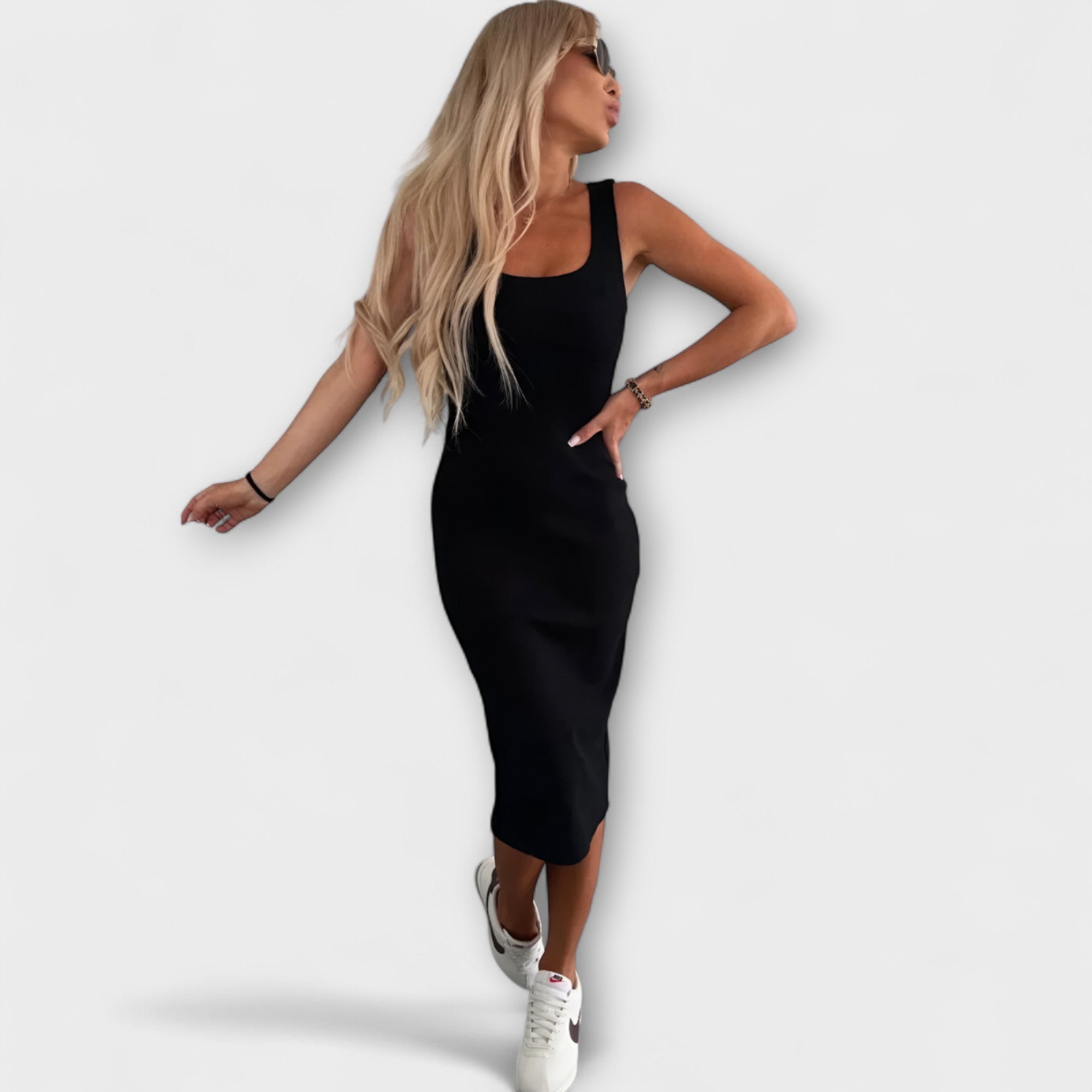 Schwarzes Midi-Kleid mit schmaler Passform und Trägern