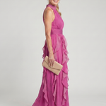 Pinkes Maxikleid mit hohem Hals, ärmellos, Rüschenschichten und flatterndem Rock
