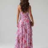 Halterneck-Rüschentop Maxikleid, pinkes Floral, Rückansicht, geraffter Bindegürtel