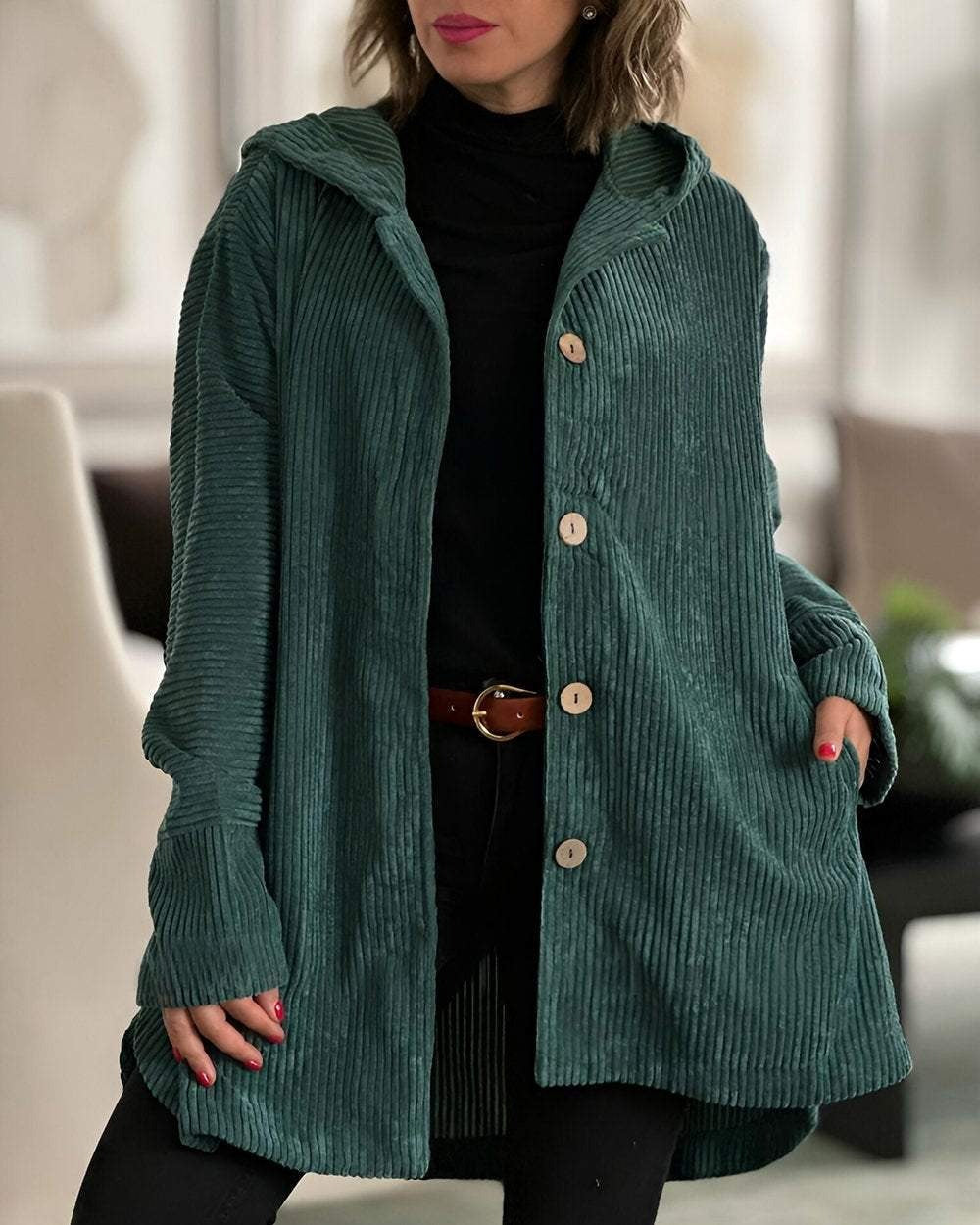 Cordjacke mit Kapuze, dunkelgrün, Knopfleiste vorn und seitliche Taschen