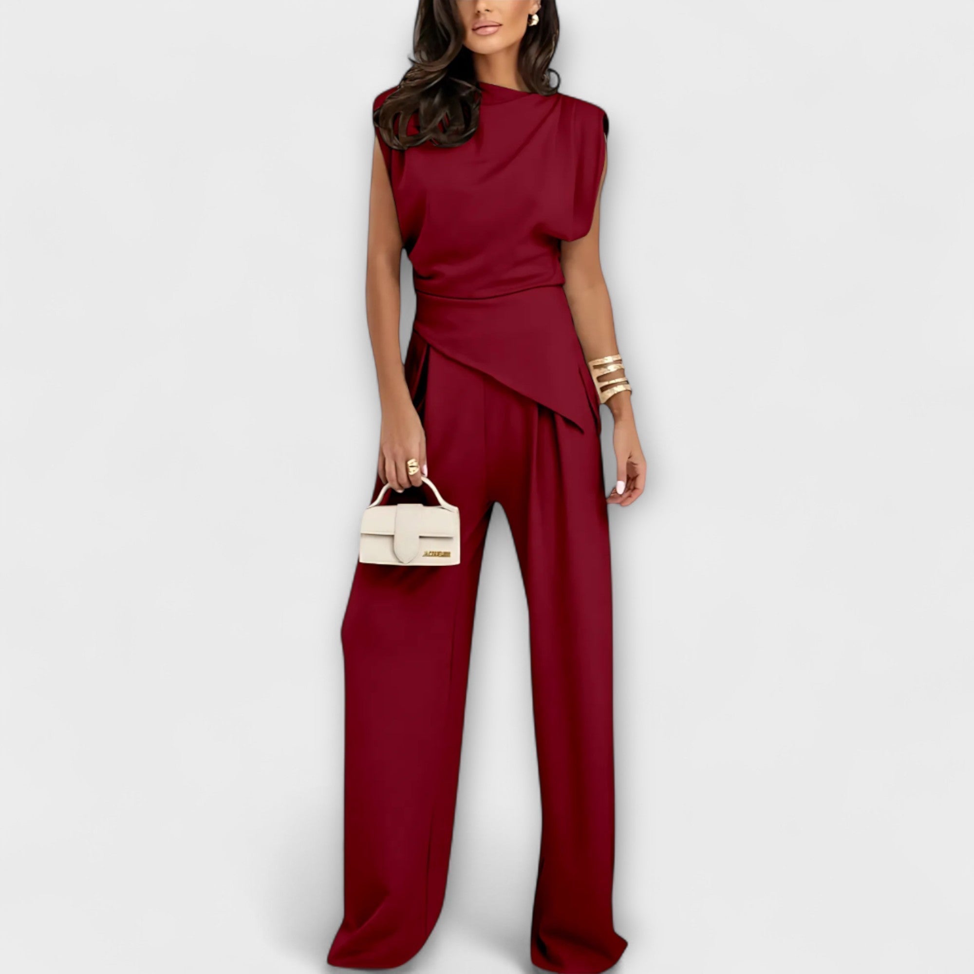Bordeauxrotes asymmetrisches 2-Teile-Set mit drapierten Schultern und weiter Hose