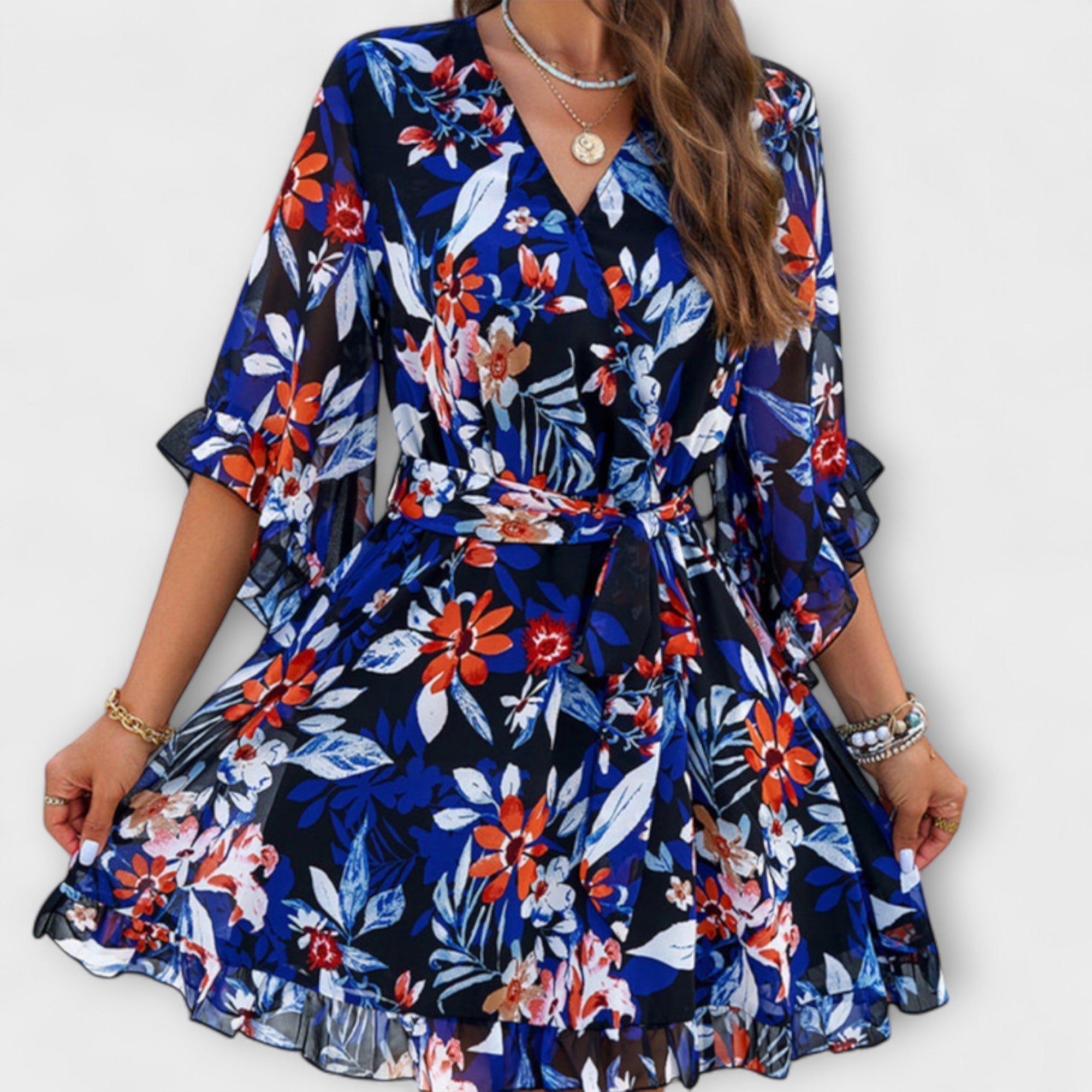 Dunkelblaues Midi-Kleid mit Blumenmuster, V-Ausschnitt und gerafftem Taillengürtel