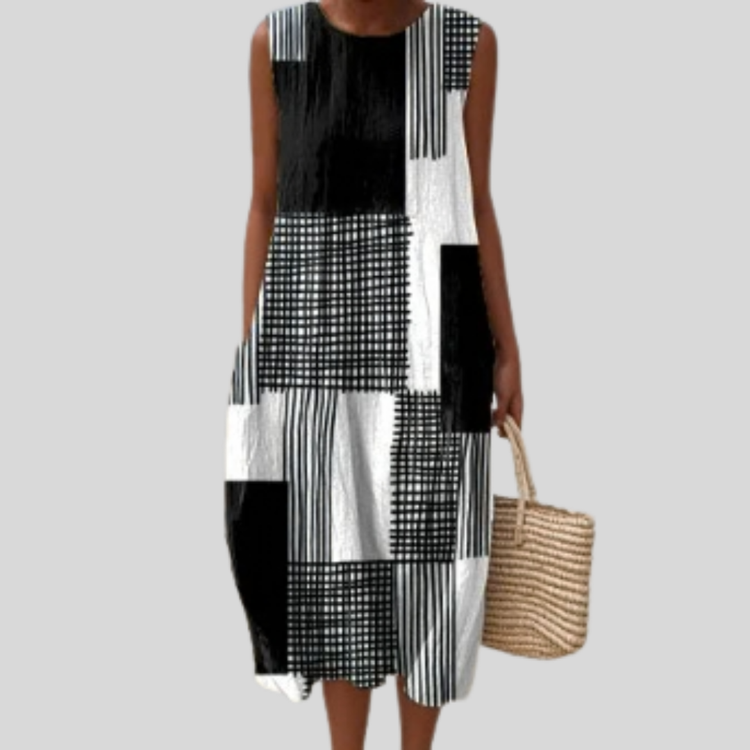 Ärmelloses Kleid mit schwarz-weißem Patchwork und kastigem Schnitt