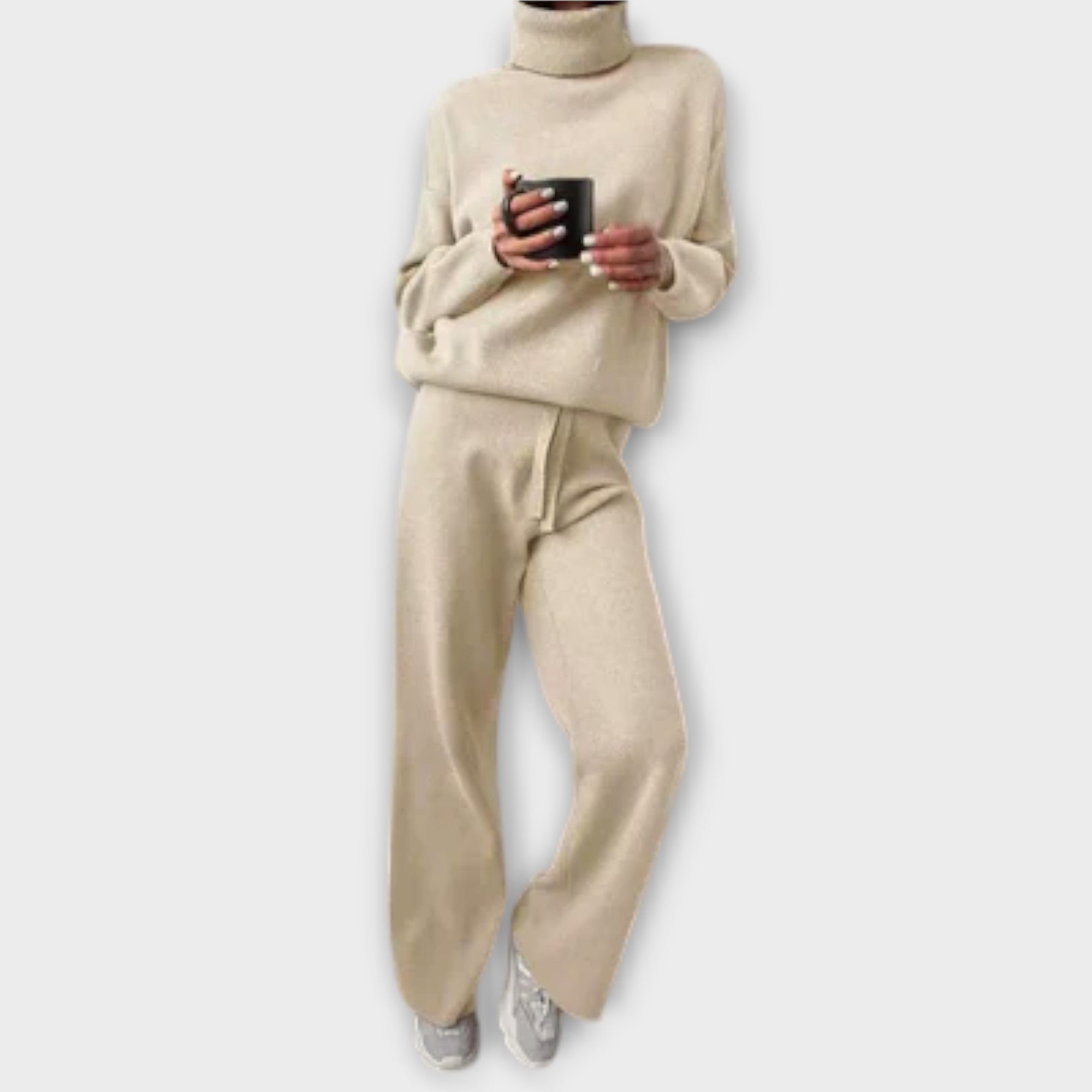 Kuscheliges Set aus Rollkragenpullover und langen Hosen, beige, locker fallend