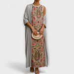 Langes Kleid mit passender Stola, ärmellos, Paisley-Print in Grau mit Rosatönen