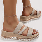 Goldene Glitzer-Sandalen mit Knöchelarmband, drei Riemen und robuster Plateau-Sohle