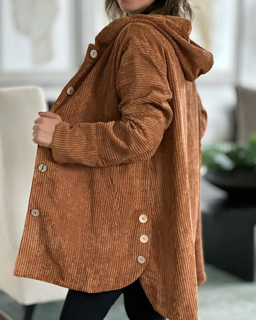 Cordjacke mit Kapuze in Braunton, Knöpfe vorn, langärmlig
