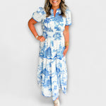 Maxi-Kleid mit kurzen Ärmeln, V-Ausschnitt und Volants, blau-weißes Muster