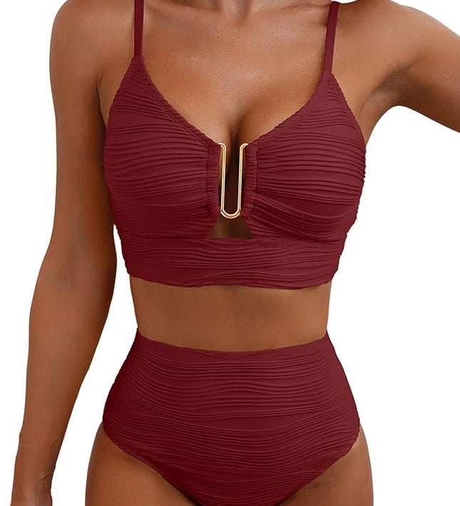 Bordeauxfarbener Bikini mit geripptem Stoff, Bügel-Bra und hohem Taillen-Slip mit Mittelring