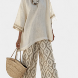 Boho-Chic-Set mit offwhite Tunika und weitem Bein: beige Hose mit Blattmuster