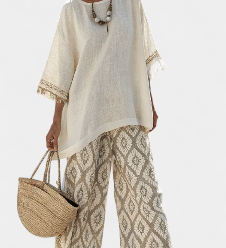 Boho-Chic-Set mit offwhite Tunika und weitem Bein: beige Hose mit Blattmuster