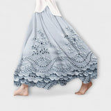 Boho-Maxirock in Hellblau mit floraler Stickerei und Häkelbordüre