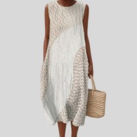 Fliessendes und bequemes Kleid