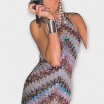 Strickkleid mit hohem Ausschnitt und buntem Fischgrätenmuster, ärmellos