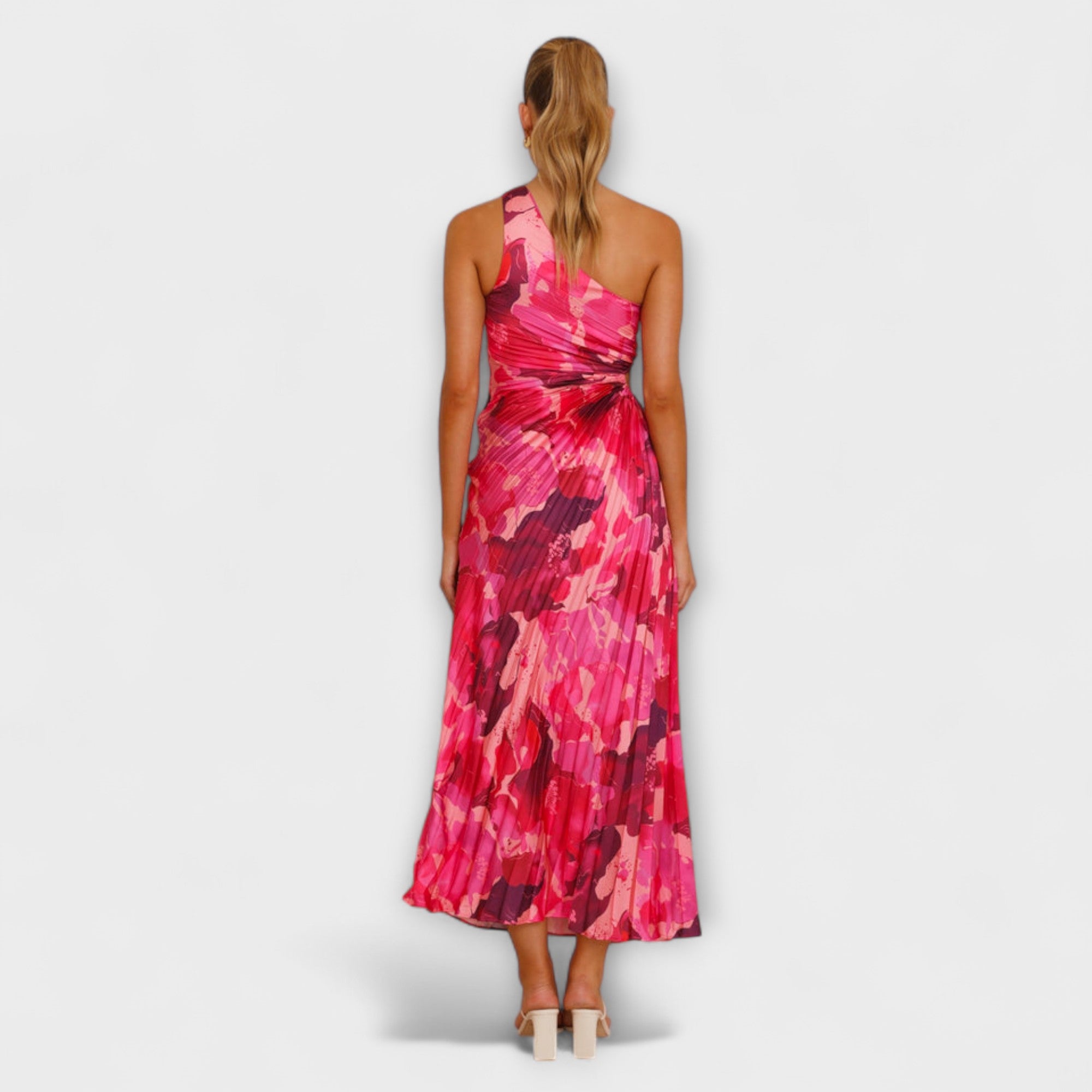 Rückansicht: Rosaes Maxikleid mit Cut-out am Taillenbereich und plissiertem Look
