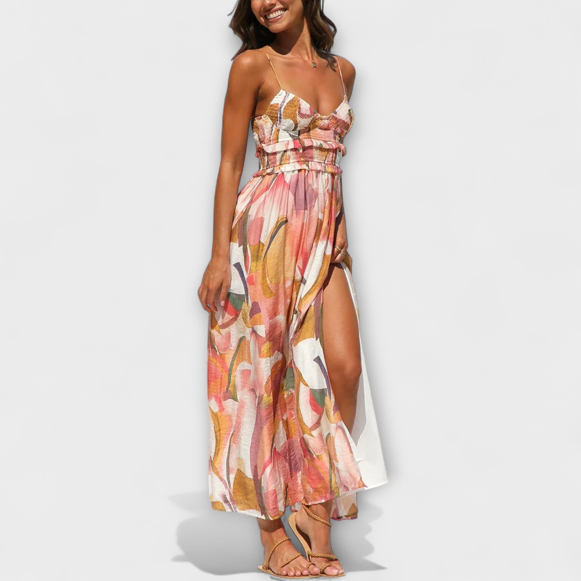 Bedrucktes Maxi-Kleid mit Spaghettiträgern und Taillenraffung, seitlich mit Schlitz