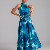 Blaues Midi-Kleid mit geraffter Taille und abstraktem Druck, ärmellos, hoher Hals