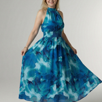 Blaues Halter-Midi-Kleid mit gerafftem Oberteil, elastischem Taillenbund und Glockenrock