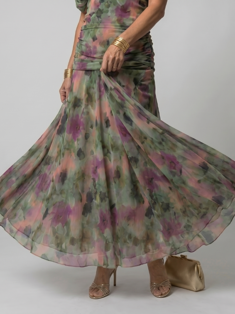 Off-Shoulder Midi-Kleid mit Volants, mehrfarbigem Batikmuster in Lila, Grün und Rosa
