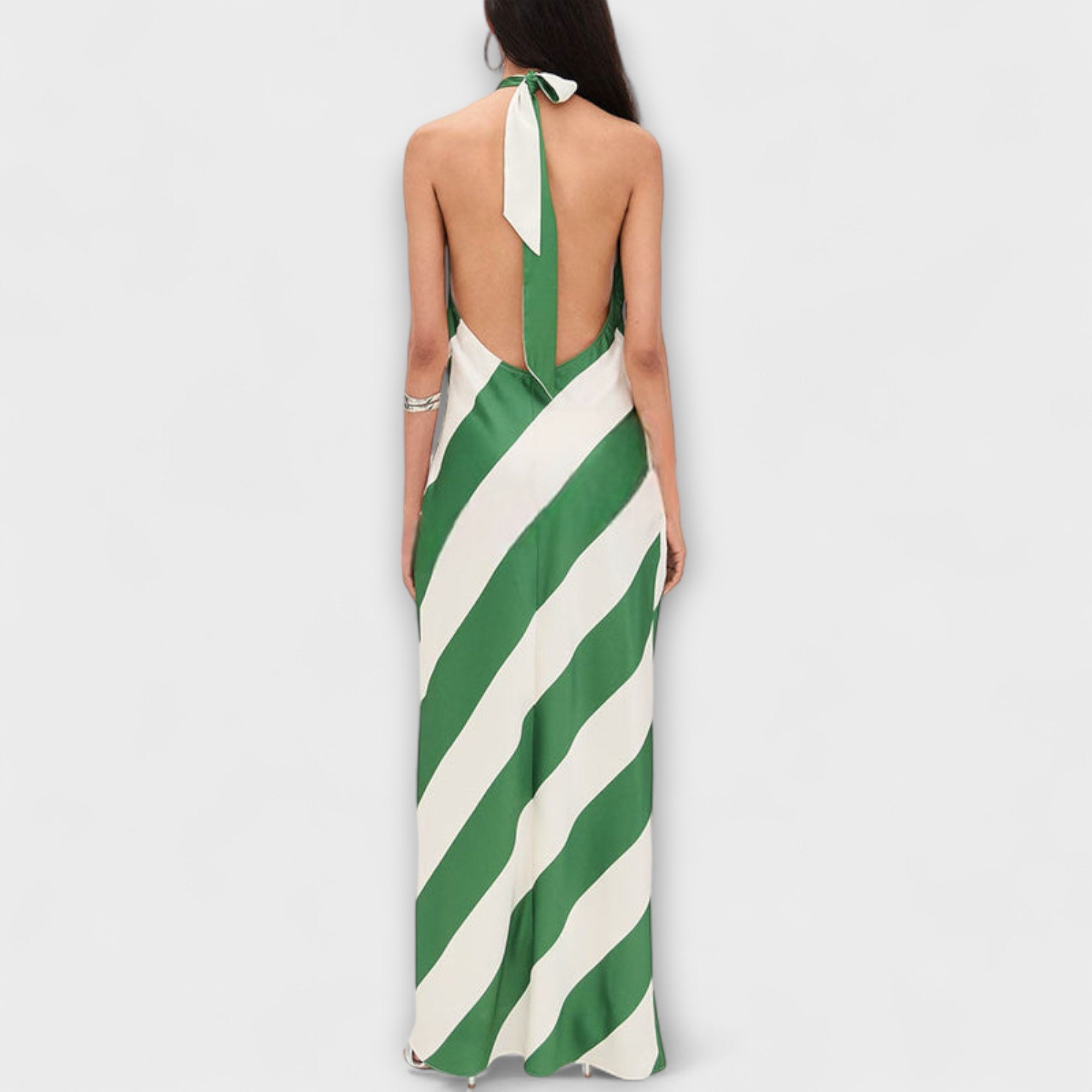 Rückenfreies Maxikleid mit diagonalen grünen und weißen Streifen, Halter-Knoten hinten
