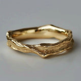 Antiker Ring aus geschmiedetem Gold