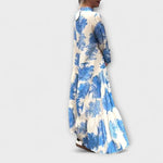 Maxi-Kleid im Seitenprofil, V-Ausschnitt, blaues Floral-Muster mit weitem Rock