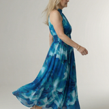 Blaues Halter-Midi-Kleid, fließender Rock mit Wolkenmuster und elastischem Taillenbund