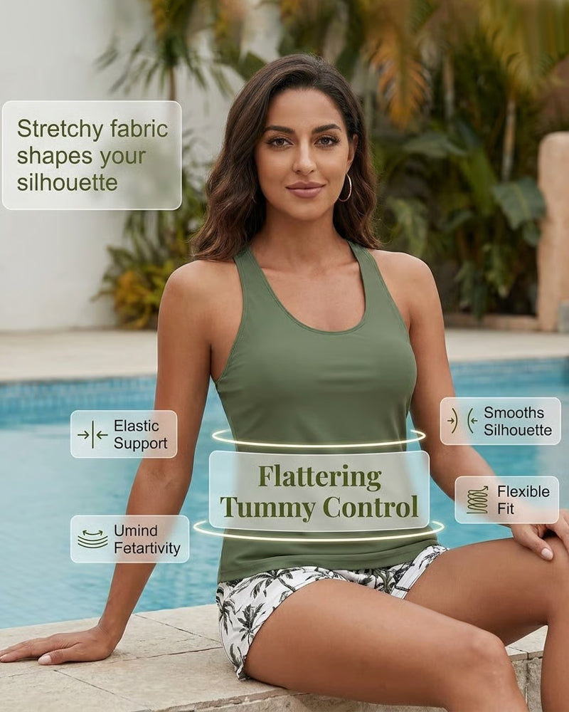 Tankini-Set in Olivgrün: Trägertop und weiße Shorts mit Palmprint