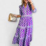 Midi-Kleid mit Kettenmuster in Lila/Weiß, kurze Ärmel, gestufter Rock mit Volants