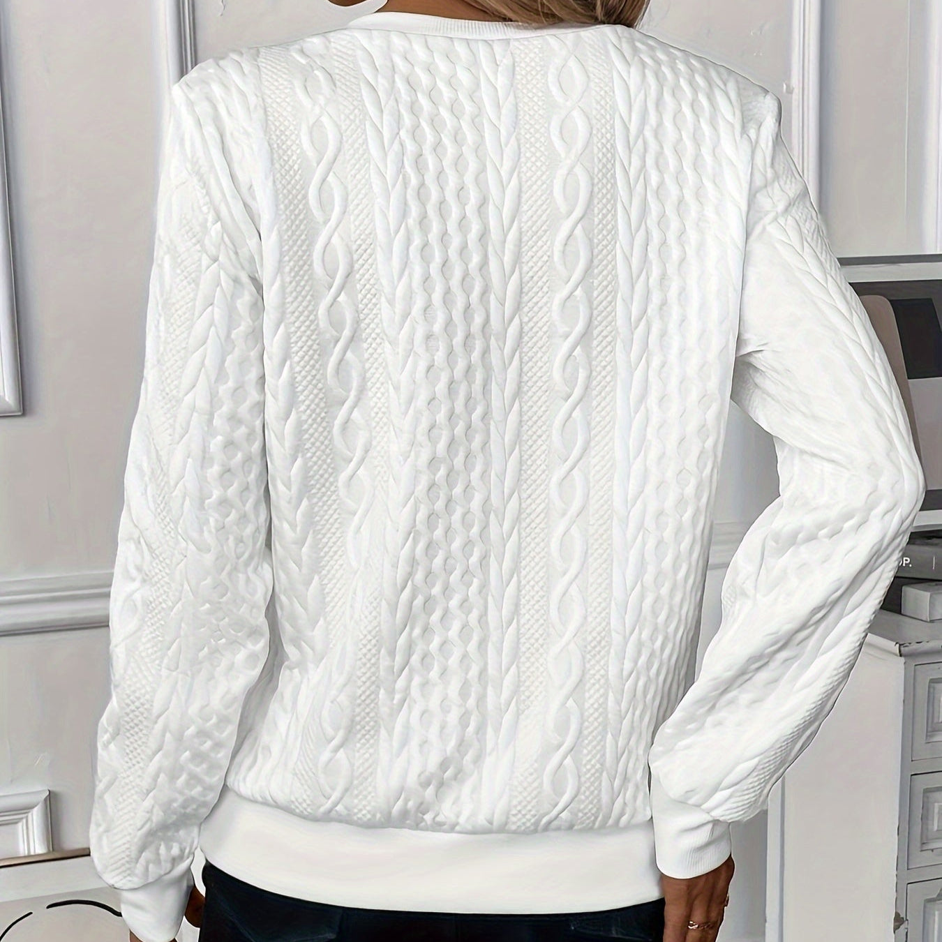 LUCIA I Pullover mit Reißverschluss, weiße Strickoptik, Rückansicht mit langen Ärmeln