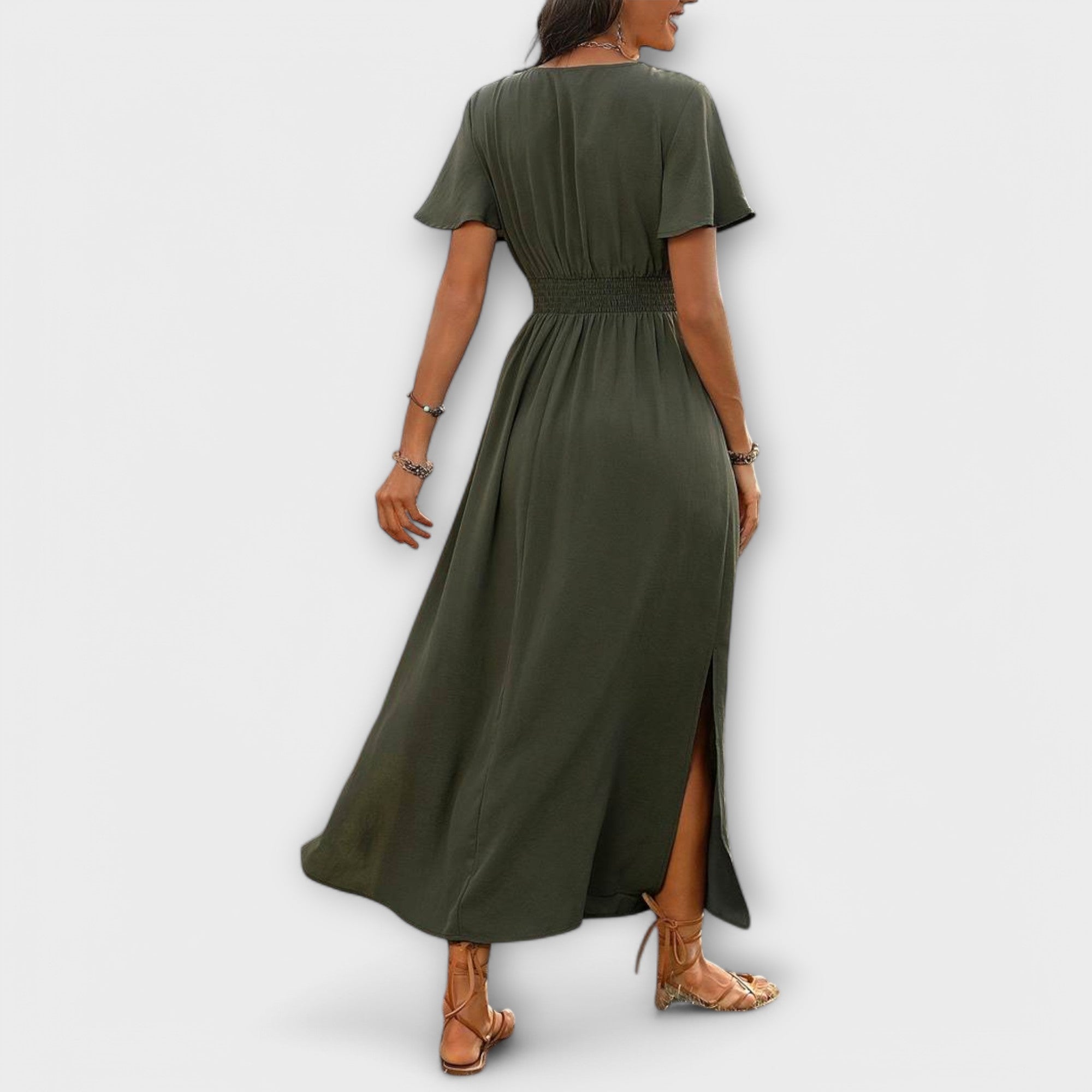 Rückansicht: dunkelgrünes Boho-Maxikleid mit geraffter Taille und kurzen Ärmeln