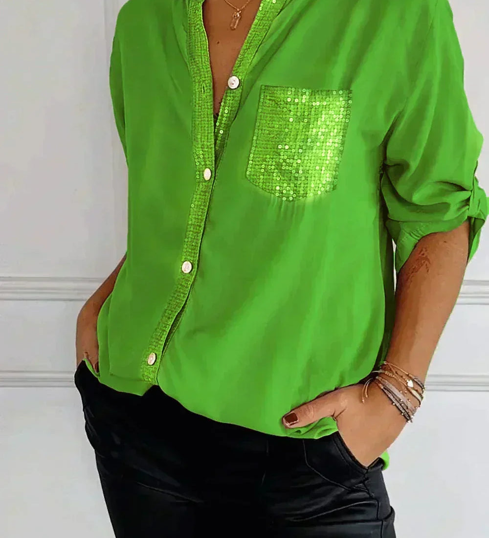 Grünes Damen-V-Ausschnitt-Shirt mit Knopfleiste und Pailletten-Brusttasche