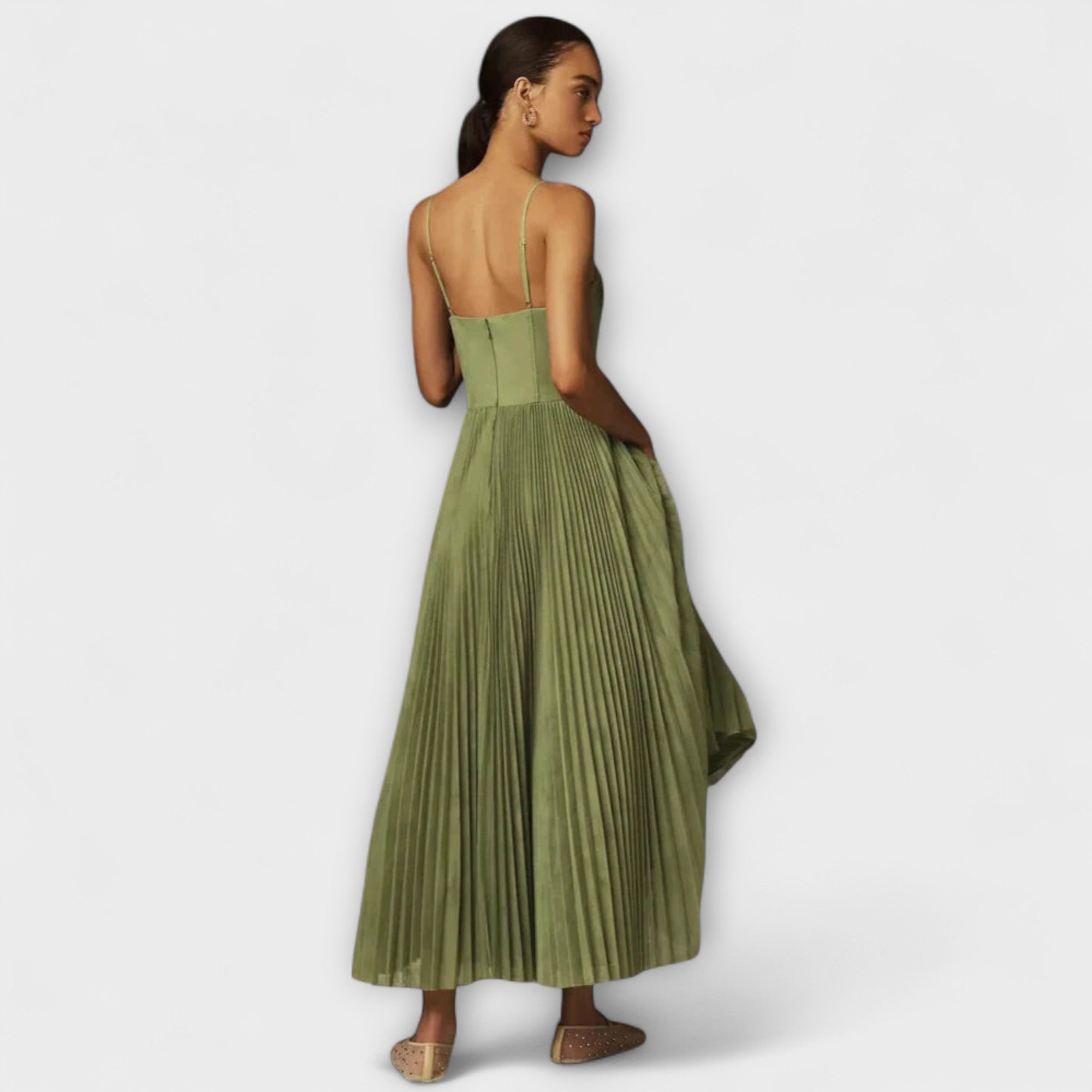 Tüll-Midikleid in Olivgrün mit Bustier-Rücken, schmalen Trägern und Faltenrock